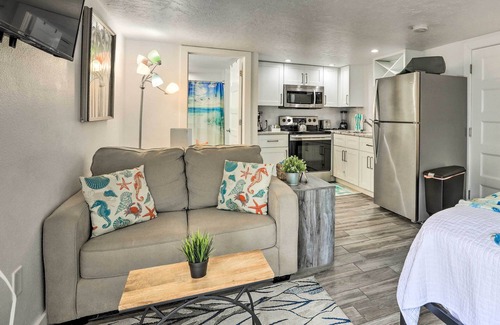 Siesta Key Village Apartment | Cozy Siesta Key Dream Inn Rental < 1/2 Mi to Beach