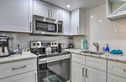 Siesta Key Village Apartment | Cozy Siesta Key Dream Inn Rental < 1/2 Mi to Beach