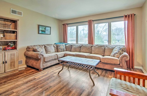 Salem Lakes House | Cozy Silver Lake Retreat w/ Private Hot Tub!