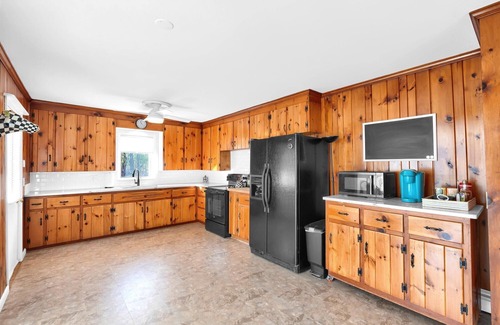 Watkins Glen House | Cozy, simple 2 bed, 1 bath in FLX wine country.