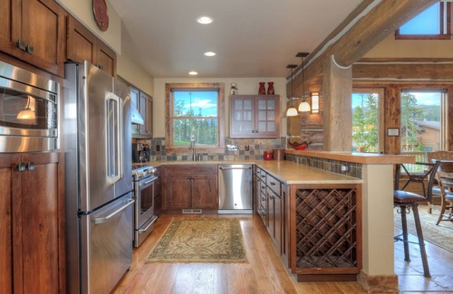 Powder Ridge Cabin | Cozy Ski In/Out Mountain Retreat! Amazing Views, Private Deck, Grill, Fire Pit +