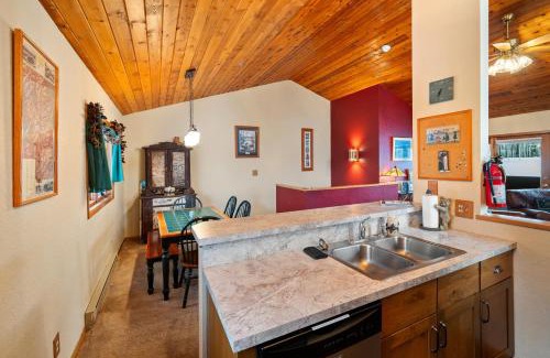 Whitefish House | Cozy Ski-In Ski-Out Big Mountain Condo