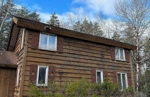 Stratton and Bromley Ski Areas House | Cozy Ski Lodge in Manchester, VT