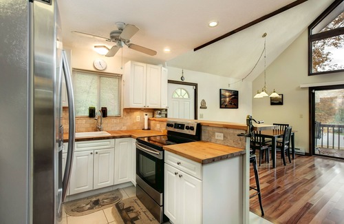 Bushkill Ski Chalet | Cozy ski retreat on Shawnee mountain nPet friendly