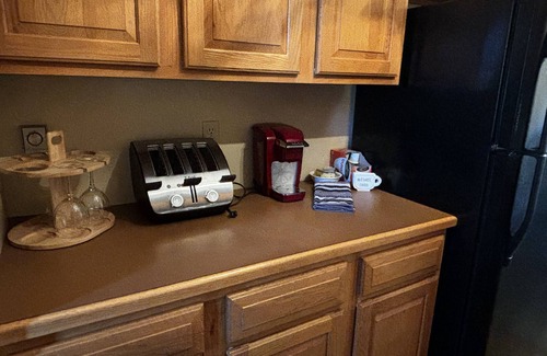 White Haven House | Cozy ski retreat on Jack Frost Mountain, just 10-minute walk to ski office!