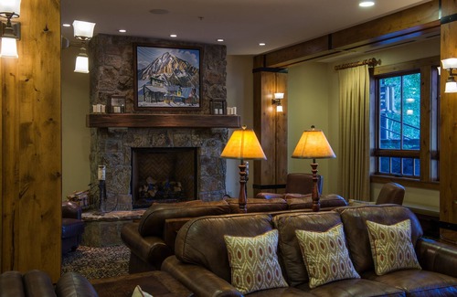 Crested Butte Apartment | Cozy Ski Retreat in Crested Butte | Hot Tub