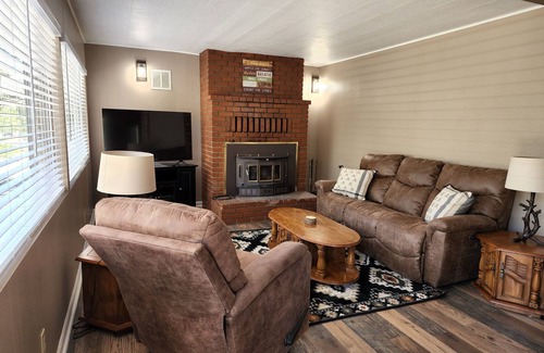Wrightwood Cabin | Cozy sky retreat in Wrightwood