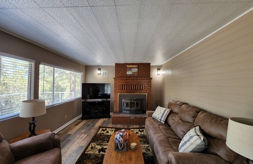 Wrightwood Cabin | Cozy sky retreat in Wrightwood