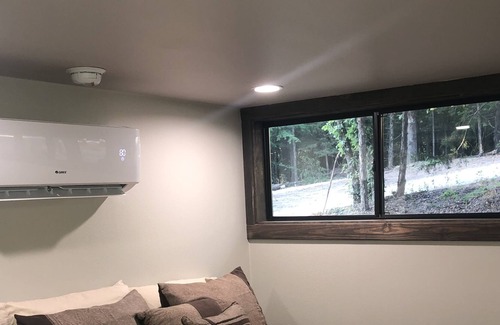 Gordonville House | Cozy Small Cabin , located near Lake Texoma . #1 of 2 cabins available