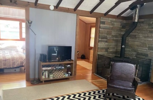 Smallwood Cabin | Cozy smallwood cabin