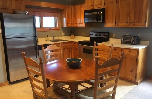 Carrabassett Valley Condo | Cozy Snowbrook 4 BR Condo - Ski in - Ski out