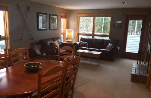 Carrabassett Valley Condo | Cozy Snowbrook 4 BR Condo - Ski in - Ski out