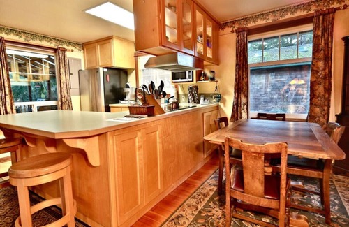Beaver Apartment | Cozy Sol Duc River Riverfront Retreat w/Hot Tub