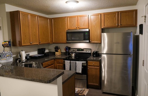 Atlanta House | Cozy Southwest Hideaway with private parking!
