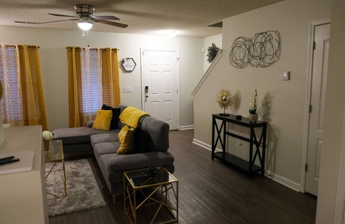 Atlanta House | Cozy Southwest Hideaway with private parking!