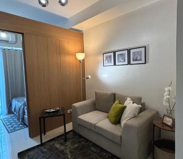 Pio del Pilar Apartment | Cozy Space in Makati - Margareth Suite