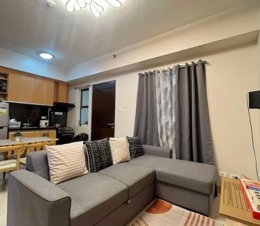 Poblacion District Apartment | Cozy Spacious 2BR Unit