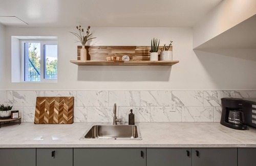 Highland Apartment | Cozy & spacious apartment walking distance to the best of Denver!