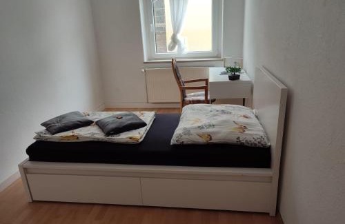 Halle House | Cozy spacious room near Halle Hbf w/ iPad, Netflix & Wi-Fi