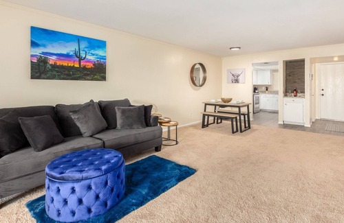 Lake Biltmore Village Condo | ⭐️⭐️⭐️⭐️⭐️, Cozy- Spacious, Ground Level, 2BR/2BA Condo. Points West Condos