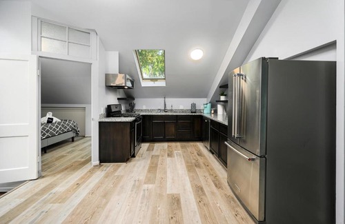 Neartown Apartment | Cozy & Spacious Montrose Retreat with 3BR Near Houston Attractions
