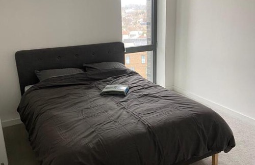 Thames Apartment | Cozy & Spacious One Bedroom Flat