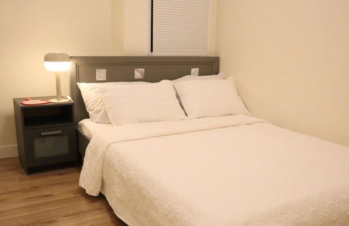 East Kildonan House | Cozy, Sparkly 3 Bedroom with ensuite bathroom