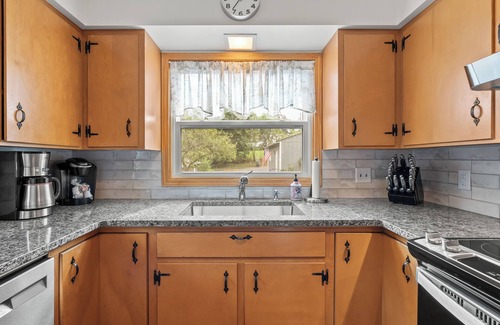 Kendall Cottage | Cozy Spotless Lake Cottage- Flowers Galore, Fall Foliage and Gorgeous Sunsets