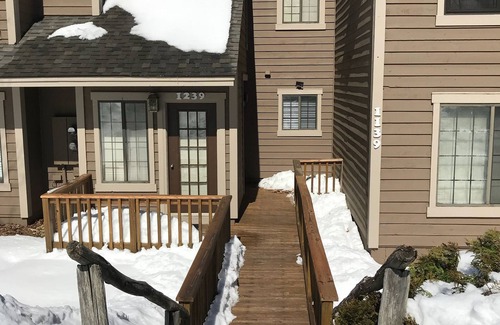 Hidden Valley Condo | Cozy Spring Condo - Great View of Hidden Valley Resort -Bike-Hike-Golf