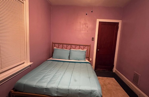 Ewing House | Cozy Stay Entire Home: Home Away Home
