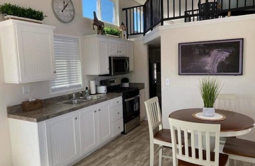 Hurricane House | Cozy Stay in a Fun Tiny Cottage! BRAND NEWn
