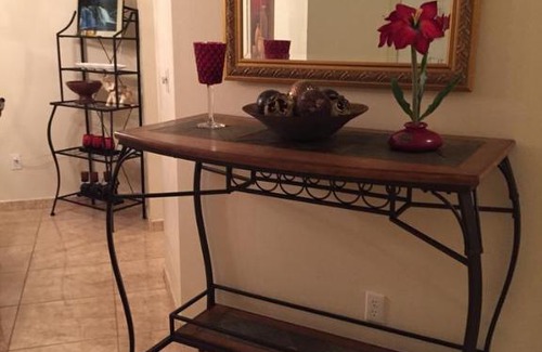 Indian Point House | Cozy Stay Just A Click Away