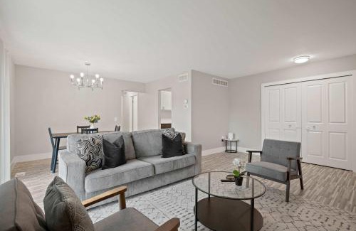 Rochester Apartment | Cozy Stay Modern Comfort in the City