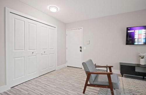 Rochester Apartment | Cozy Stay Modern Comfort in the City