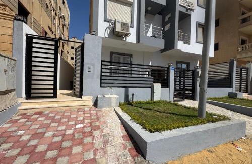 New Cairo Apartment | Cozy stay near auc with Private entrance