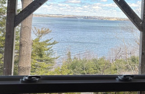 Halifax Apartment | Cozy stay overlooking the bedford basin
