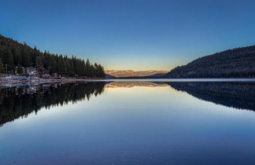 Truckee House | Cozy Studio 1st Floor #132 at Donner Lake Village