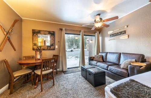 Truckee House | Cozy Studio 1st Floor #132 at Donner Lake Village