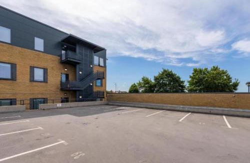 Heathrow Villages Apartment | Cozy Studio Apartment