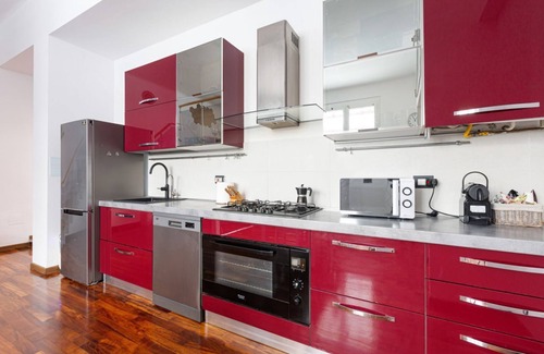 Calvairate Apartment | Cozy studio apartment on two levels, complete with all the main comforts located on the ground floor of a milanese building, in a good logistic position as a base for visiting Milan!Piazza V Giornate, the IED Design Institute and the Mangiagalli Hospital