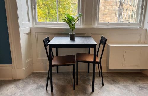 North West Apartment | Cozy Studio Apartment of Glasgows West End