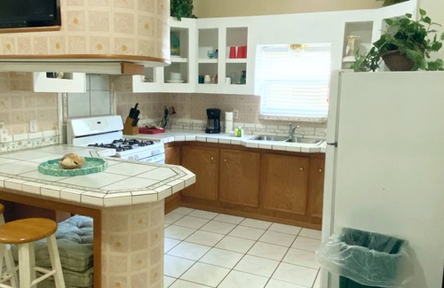 Gulf Shores Cottage | Cozy Studio Cottage - Bay access - Wi-Fi - Pet-friendly