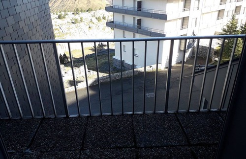 Arette Apartment | Cozy Studio for 4 with Kitchen, Free Parking, Ski Locker - Arette, La Pierre St Martin