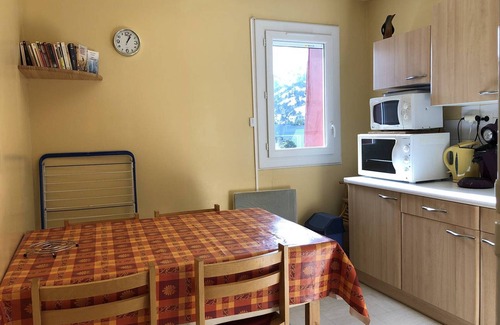 Arette Apartment | Cozy Studio for 6 Near Slopes with Free Parking & Ski Storage