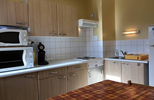 Arette Apartment | Cozy Studio for 6 Near Slopes with Free Parking & Ski Storage