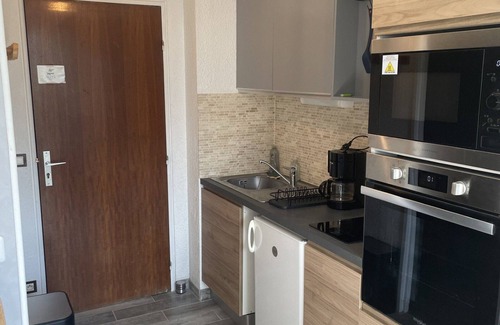 Orcieres-Merlette Apartment | Cozy Studio for 2 in Heart of Merlette - Near Pistes & Shops!