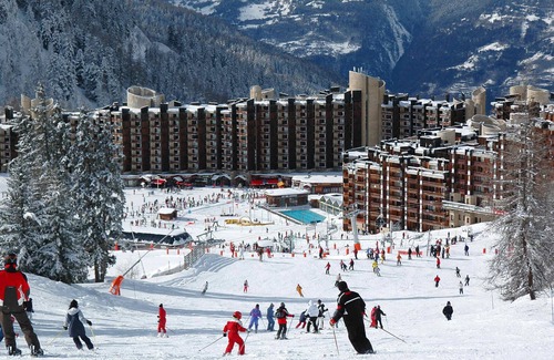 Macot-la-Plagne Apartment | Cozy Studio for 2 · Ski-in/Ski-out · Central Location · Balcony