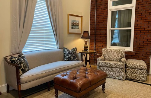 Thomasville Apartment | Cozy studio in a vintage 1930’s Gulf Gas Station in charming Thomasville GA