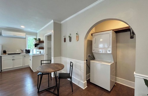 Jacksonville Apartment | Cozy studio in adorable Jacksonville with WiFi, AC, Kitchenette.