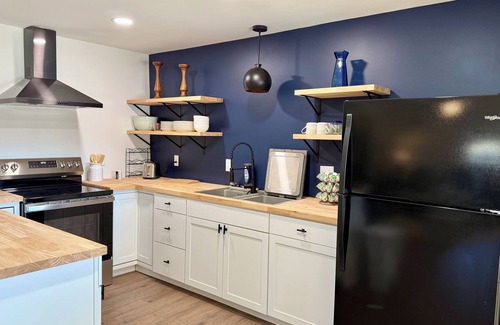 Morganton Apartment | Cozy studio in beautiful Morganton with AC, WiFi and outdoor space